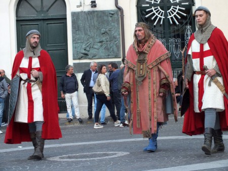 ,.. in quel di Muro si aggiravano costoro ...